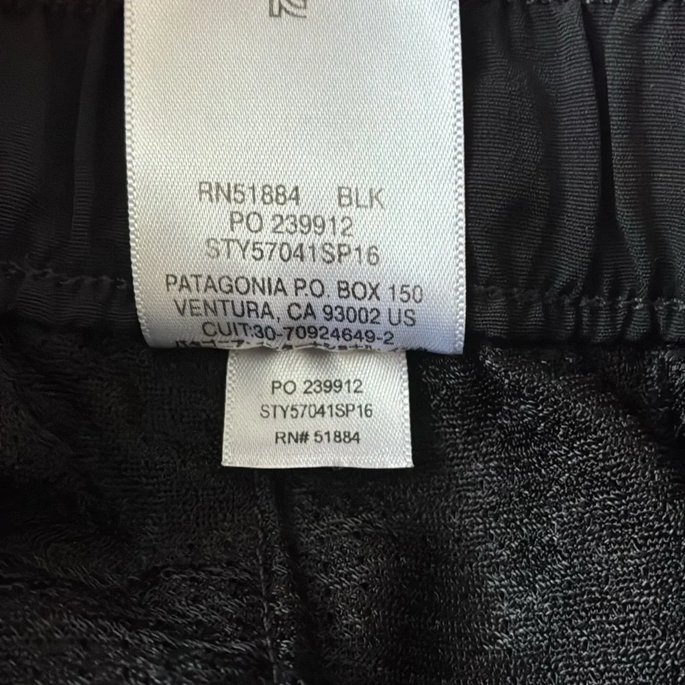 Patagonia Barely Baggies Shorts 2.5” ✧ Black ✧ Size M - Picture 5 of 5